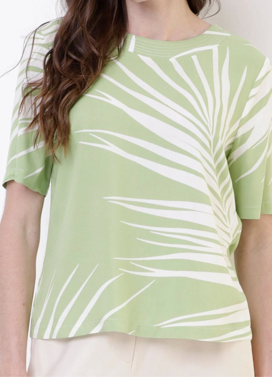 BLUSA VISCOCREPE ESTAMPA FOLHAS - Verde