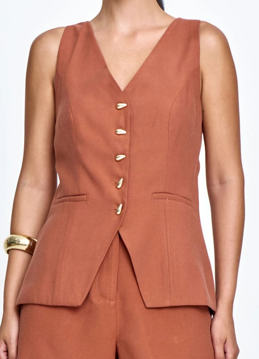 COLETE ALFAIATARIA COM BOLSO - Caramelo