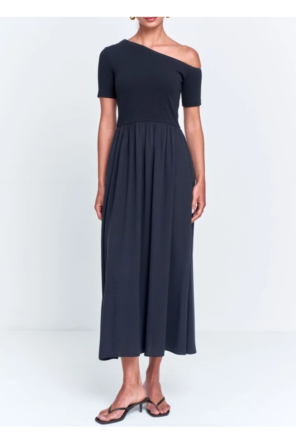 VESTIDO VISCOCREPE - Preto